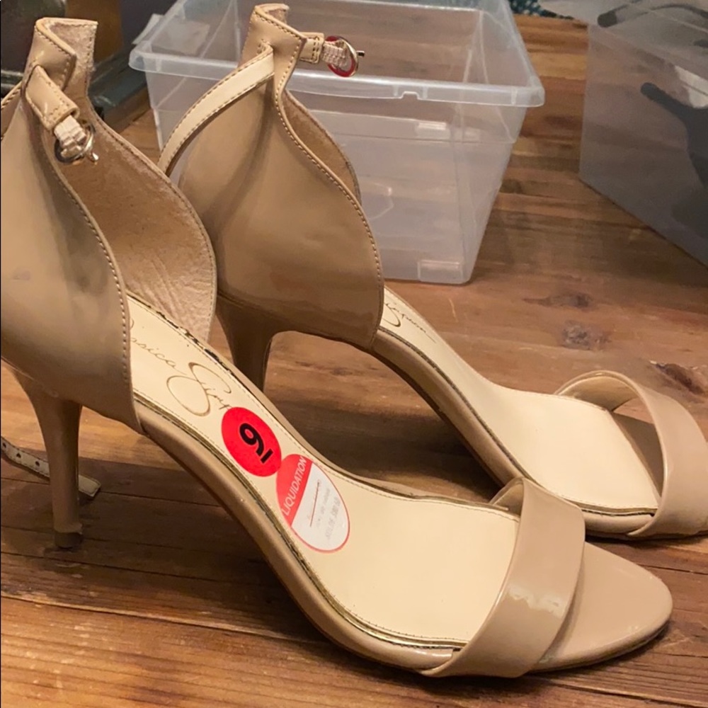 Jessica Simpson nude sandals